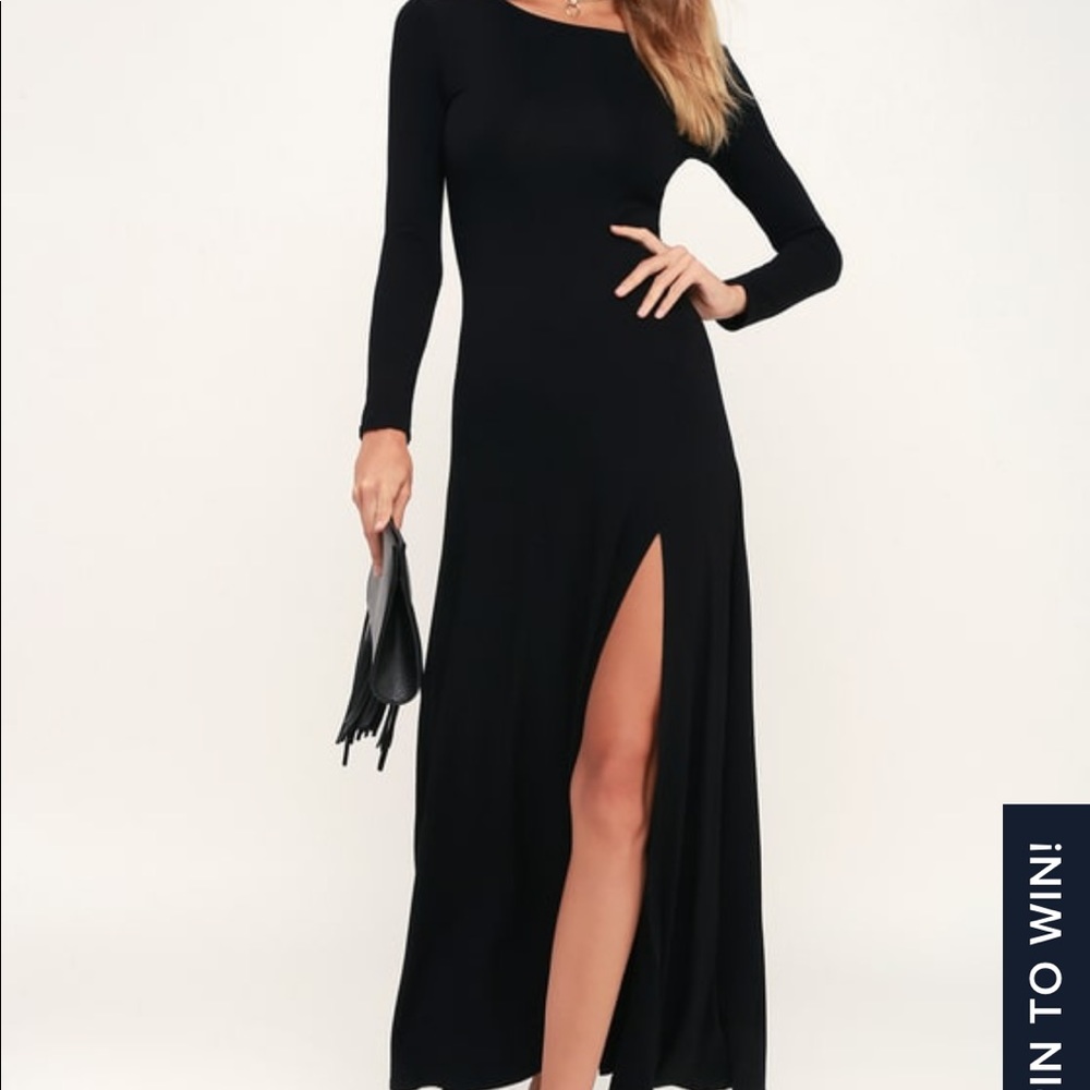 BLACK DRESS WITH SPLIT